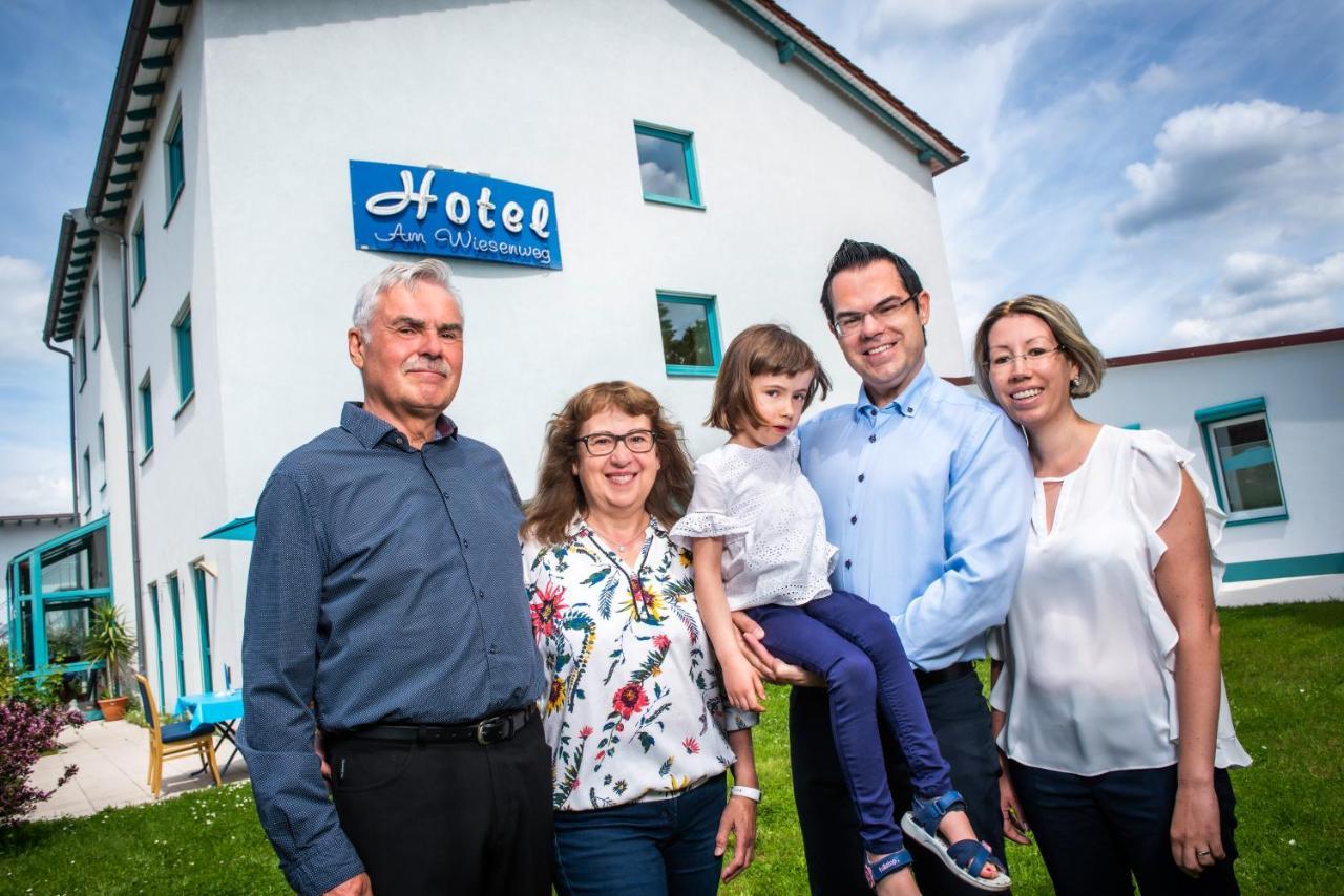 Hotel Am Wiesenweg L 24H Check-In Hausen  Exteriör bild
