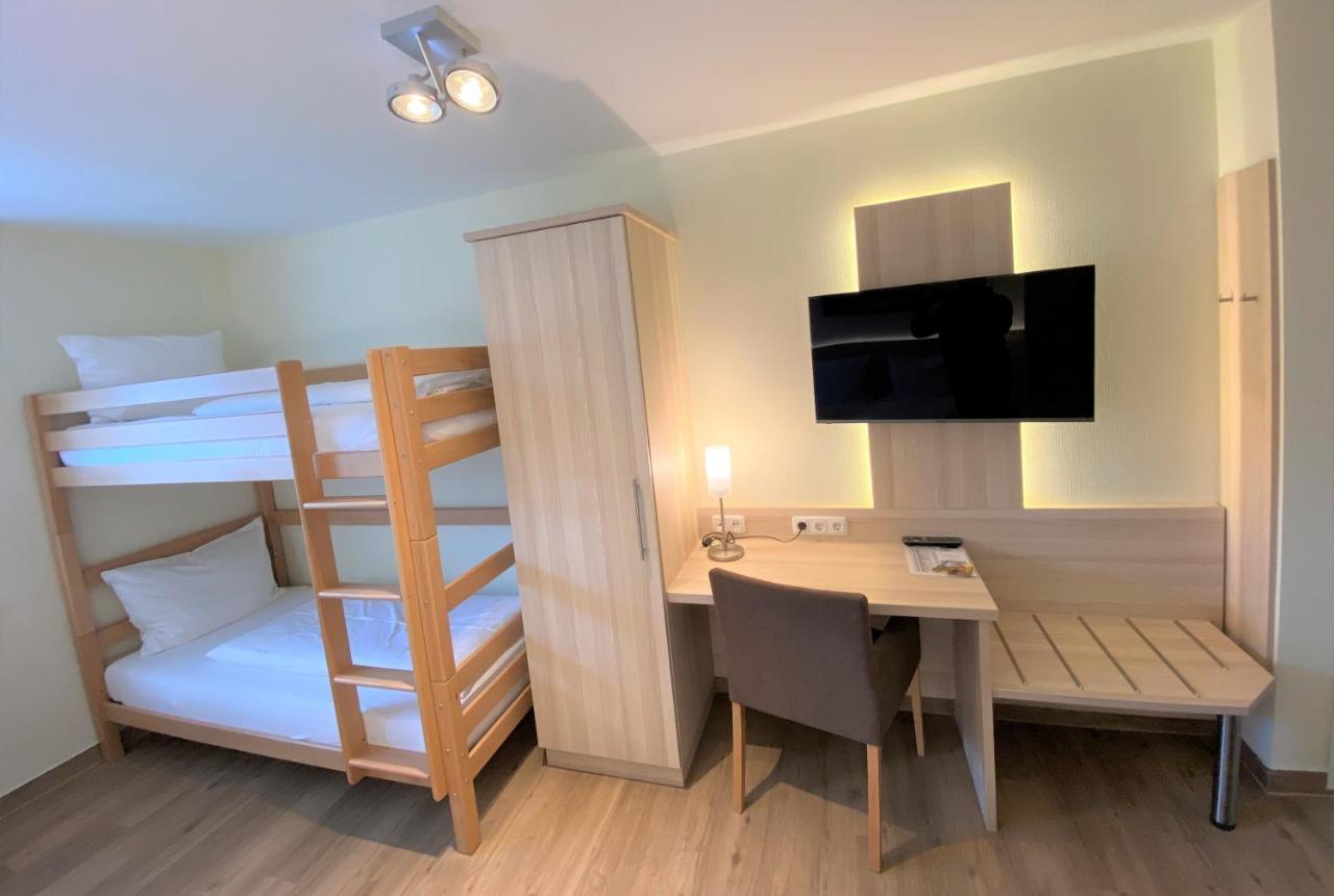 Hotel Am Wiesenweg L 24H Check-In Hausen  Exteriör bild