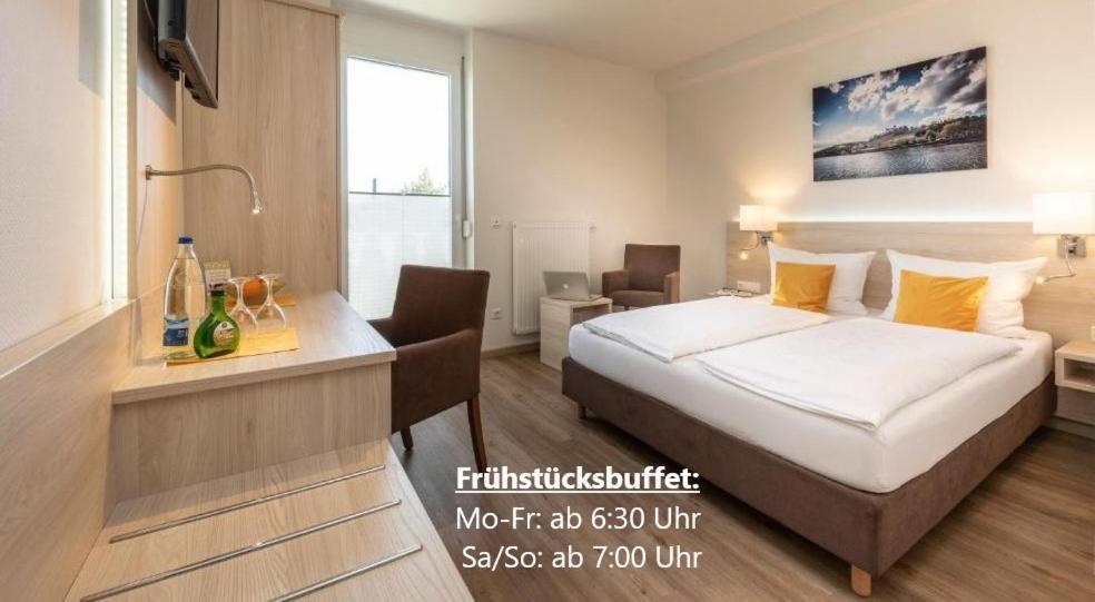 Hotel Am Wiesenweg L 24H Check-In Hausen  Exteriör bild