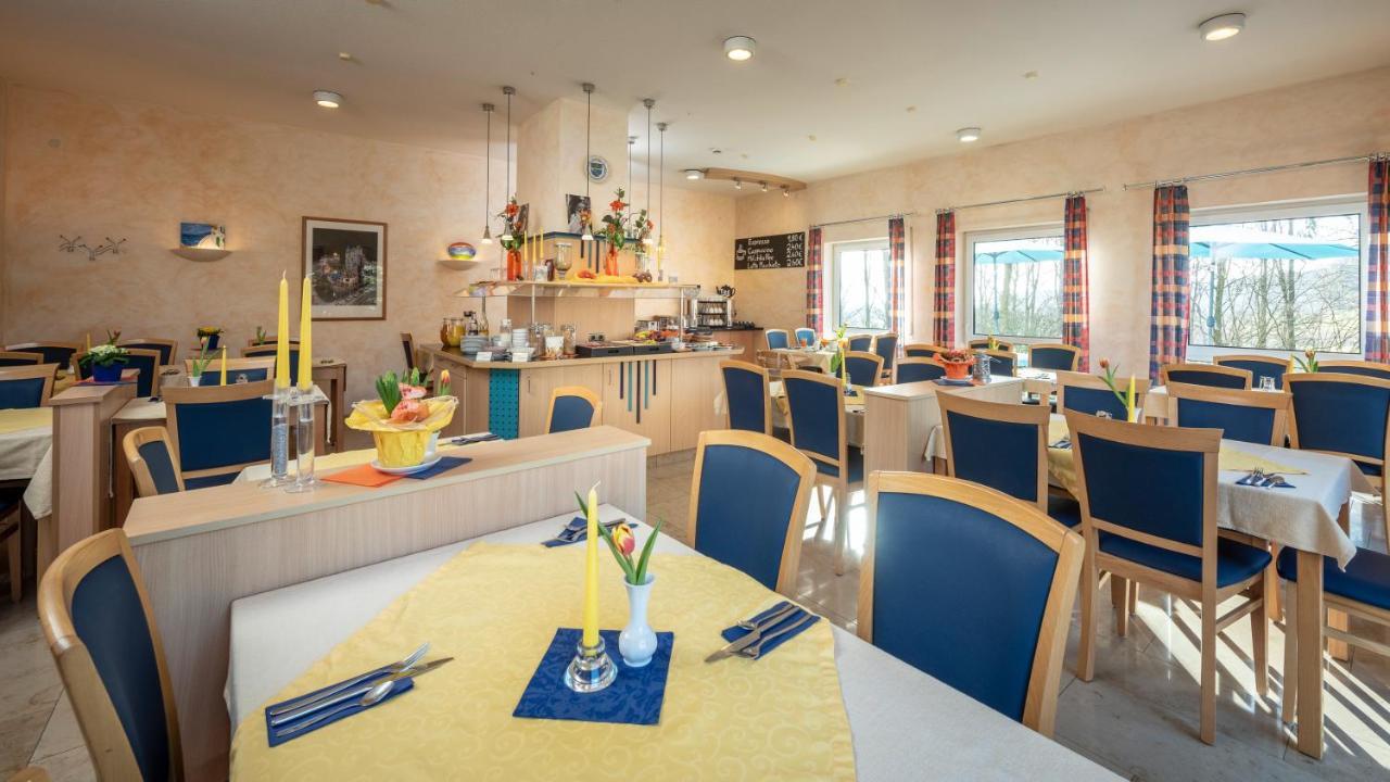 Hotel Am Wiesenweg L 24H Check-In Hausen  Exteriör bild